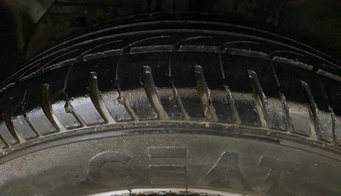 2018 Hyundai Elite i20 MAGNA EXECUTIVE 1.2, Petrol, Manual, 1,11,225 km, Right Rear Tyre Tread