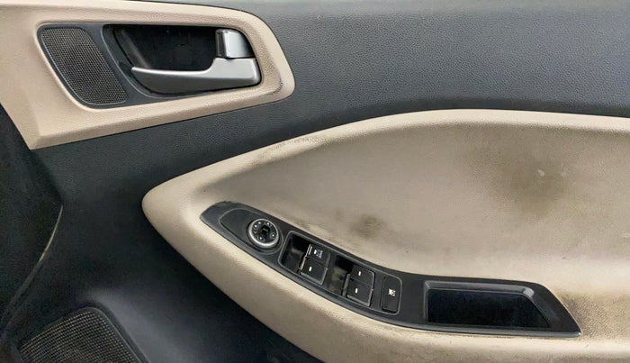 2018 Hyundai Elite i20 MAGNA EXECUTIVE 1.2, Petrol, Manual, 1,11,225 km, Driver Side Door Panels Control