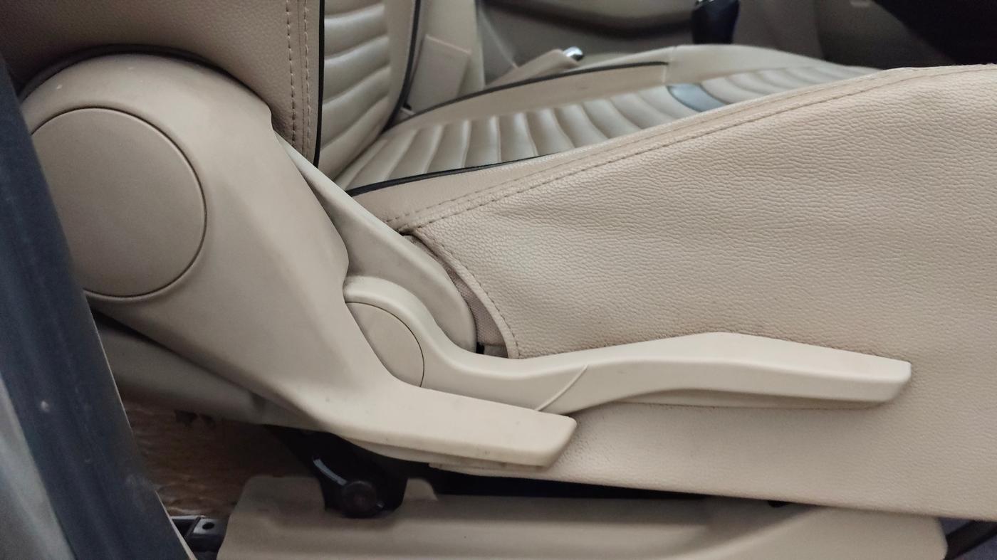 2018 Maruti Dzire VXI, CNG, Manual, 94,982 km, Driver Side Adjustment Panel