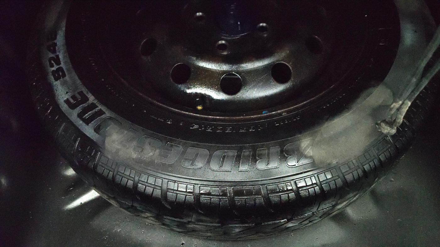 2018 Maruti Dzire VXI, CNG, Manual, 94,982 km, Spare Tyre