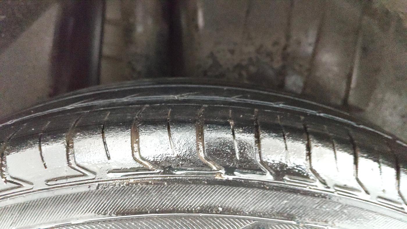2018 Maruti Dzire VXI, CNG, Manual, 94,982 km, Right Rear Tyre Tread