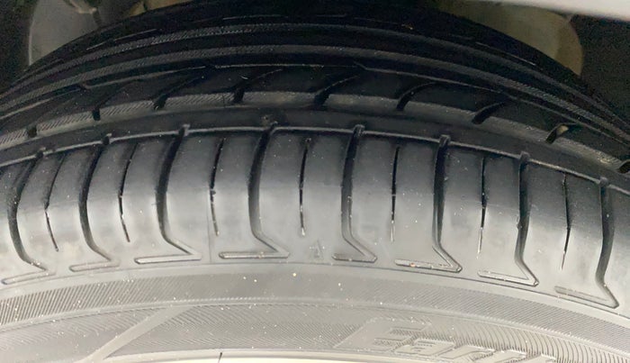 2017 Ford Ecosport TITANIUM+ 1.5L DIESEL, Diesel, Manual, 83,233 km, Left Front Tyre Tread