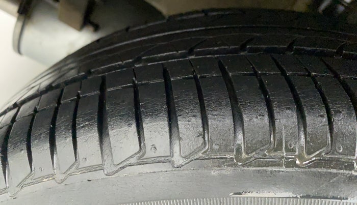 2018 Nissan Micra XV CVT, Petrol, Automatic, 39,878 km, Right Rear Tyre Tread