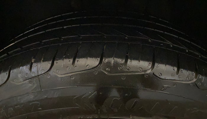 2022 Tata ALTROZ XE PLUS PETROL, Petrol, Manual, 39,528 km, Left Front Tyre Tread