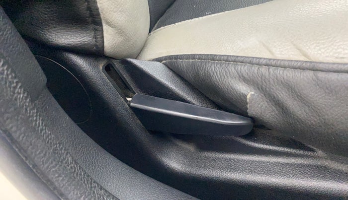 2013 Ford Figo EXI 1.2 PETROL, Petrol, Manual, 80,773 km, Driver Side Adjustment Panel