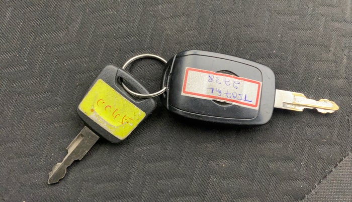 2018 Datsun Redi Go S 1.0 AMT, Petrol, Automatic, 63,264 km, Key Close Up