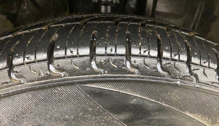 2018 Datsun Redi Go S 1.0 AMT, Petrol, Automatic, 63,264 km, Right Front Tyre Tread