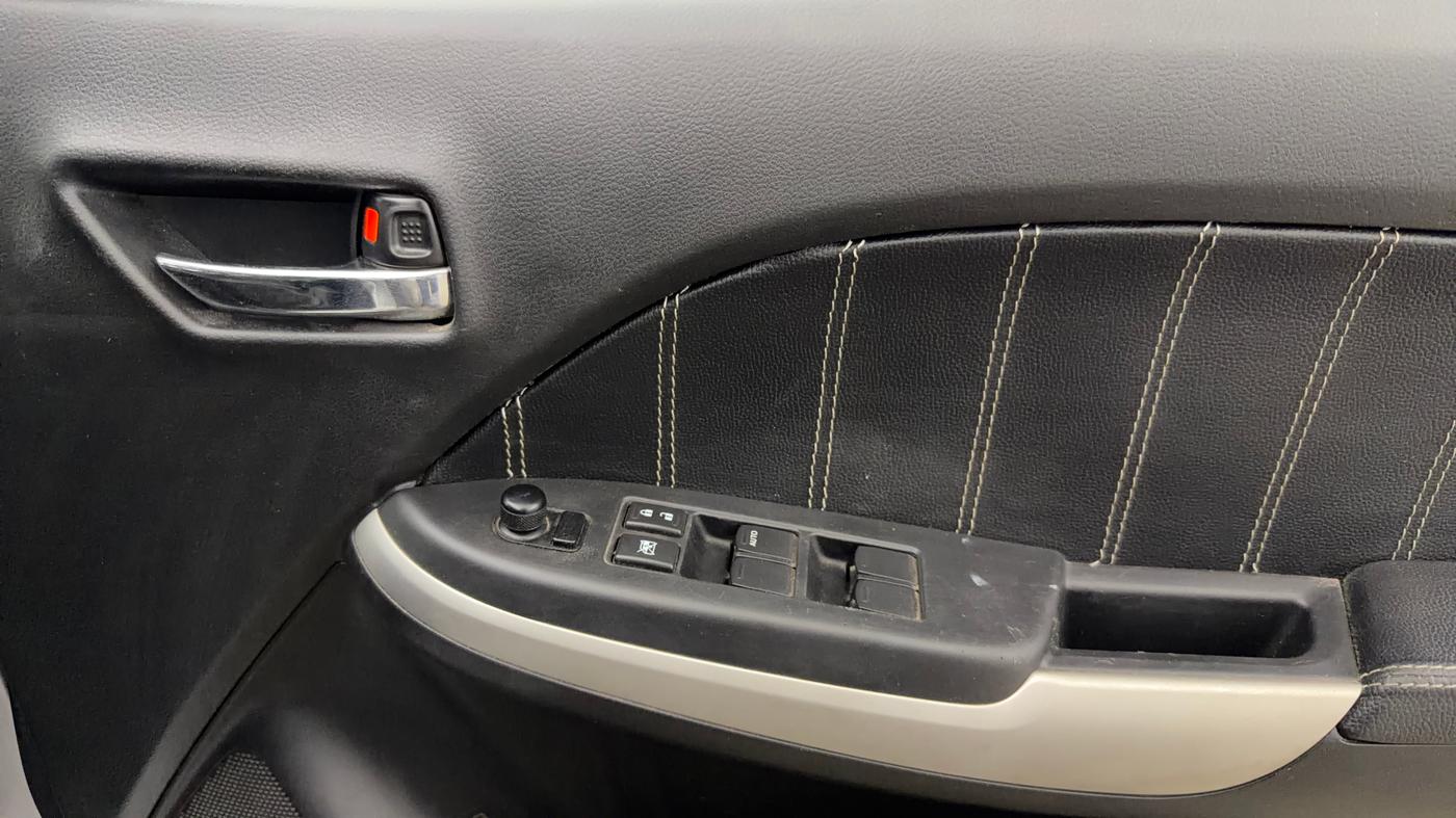 2016 Maruti Baleno DELTA PETROL 1.2, Petrol, Manual, 42,599 km, Driver Side Door Panels Control