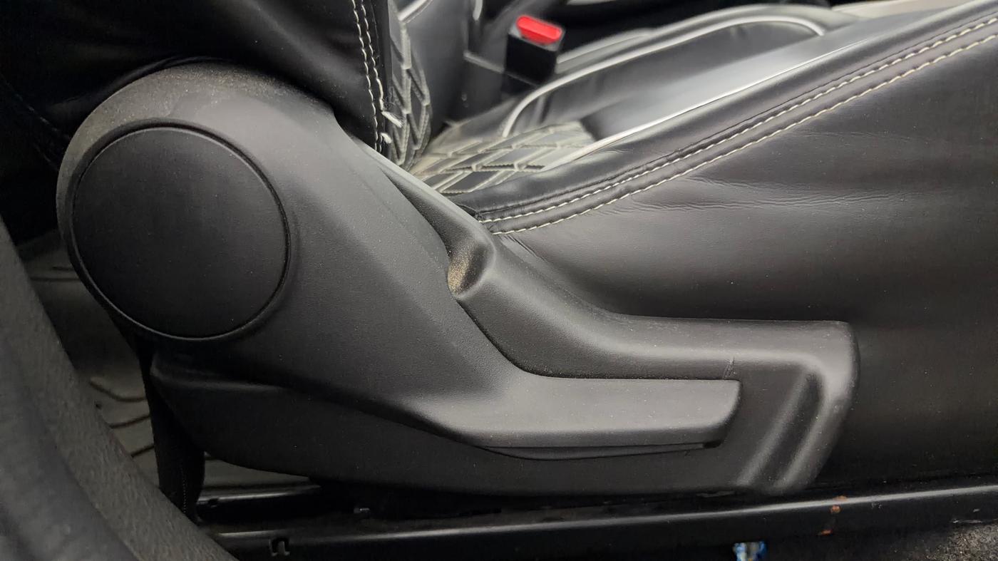 2016 Maruti Baleno DELTA PETROL 1.2, Petrol, Manual, 42,599 km, Driver Side Adjustment Panel