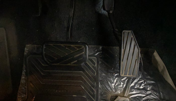 2019 Maruti XL6 ALPHA AT, Petrol, Automatic, 56,222 km, Pedals