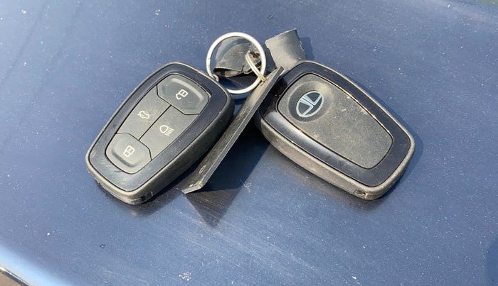 2023 Tata TIGOR XZA PLUS PETROL, Petrol, Automatic, 41,627 km, Key Close Up