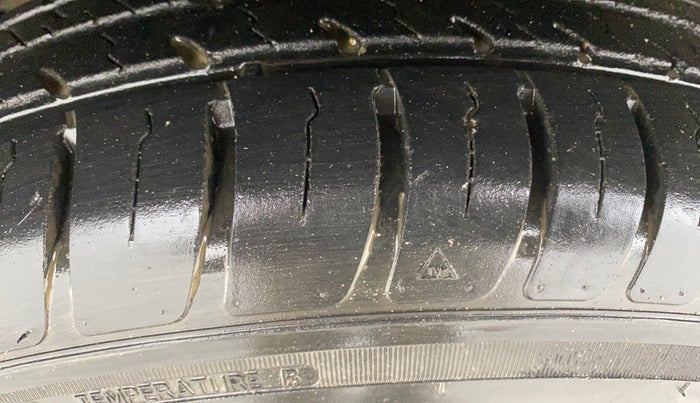 2021 Maruti Swift VXI, Petrol, Manual, 7,245 km, Left Front Tyre Tread