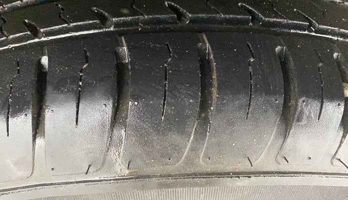 2021 Maruti Swift VXI, Petrol, Manual, 7,245 km, Left Rear Tyre Tread