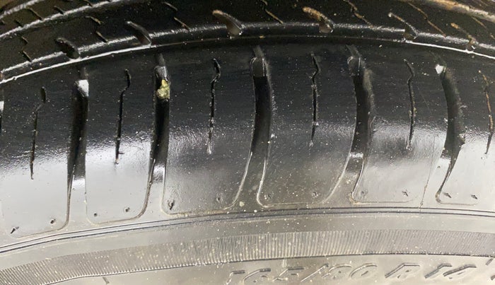 2021 Maruti Swift VXI, Petrol, Manual, 7,245 km, Right Front Tyre Tread