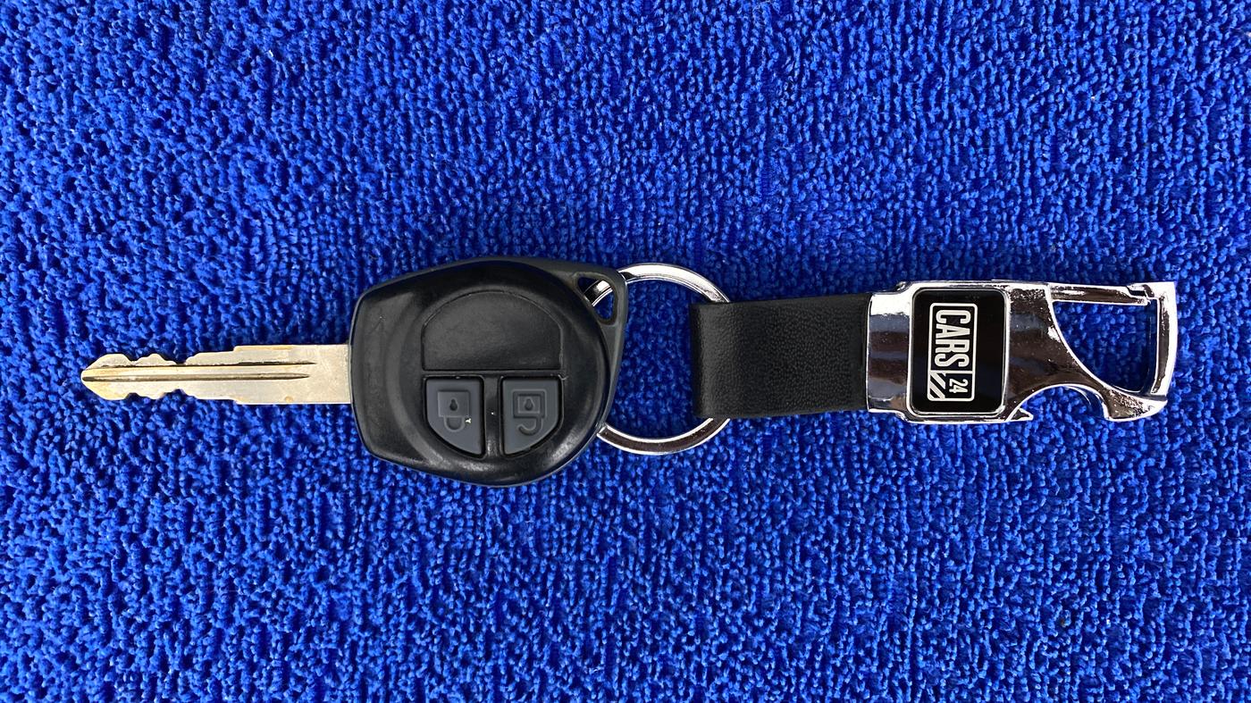 2013 Maruti Swift VXI D, Petrol, Manual, 71,062 km, Key Close Up