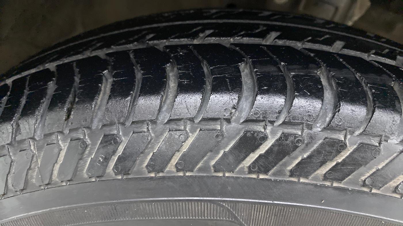 2013 Maruti Swift VXI D, Petrol, Manual, 71,062 km, Right Front Tyre Tread
