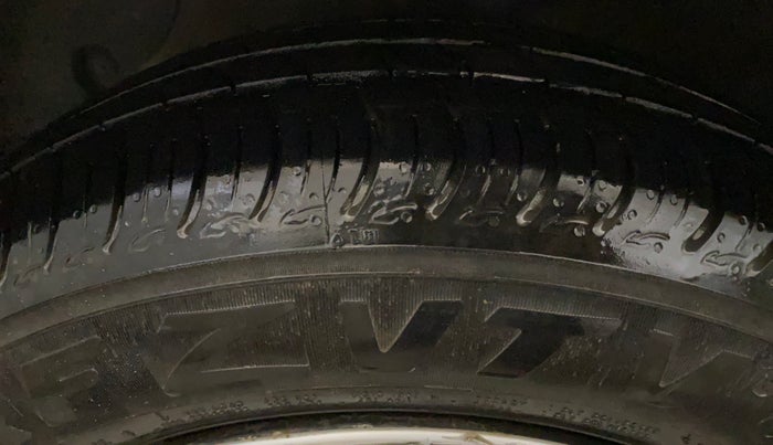 2018 Hyundai Grand i10 SPORTZ 1.2 KAPPA VTVT, CNG, Manual, 56,338 km, Left Front Tyre Tread