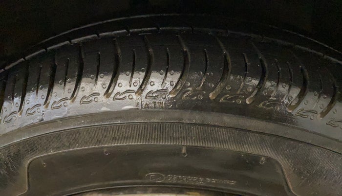 2018 Hyundai Grand i10 SPORTZ 1.2 KAPPA VTVT, CNG, Manual, 56,338 km, Right Front Tyre Tread