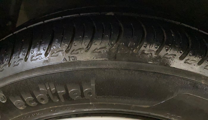 2018 Hyundai Grand i10 SPORTZ 1.2 KAPPA VTVT, CNG, Manual, 56,338 km, Right Rear Tyre Tread