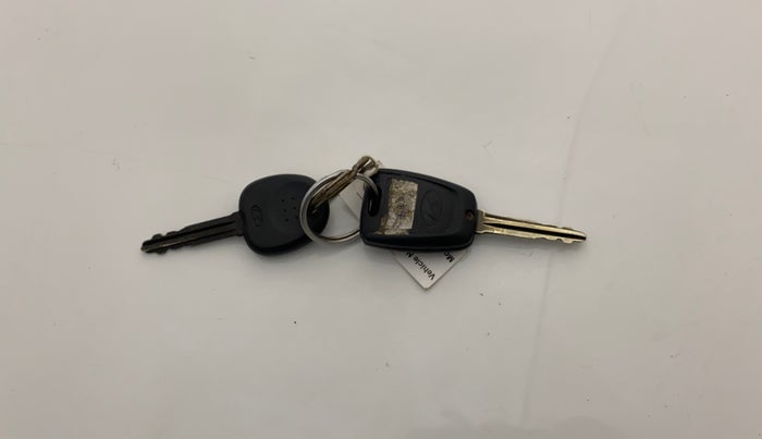 2018 Hyundai Grand i10 SPORTZ 1.2 KAPPA VTVT, CNG, Manual, 56,338 km, Key Close Up