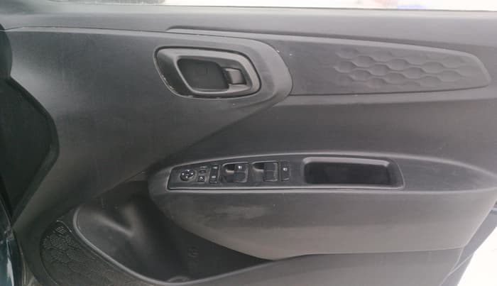 2022 Hyundai GRAND I10 NIOS MAGNA CORPORATE EDITION 1.2 KAPPA VTVT, Petrol, Manual, 18,321 km, Driver Side Door Panels Control