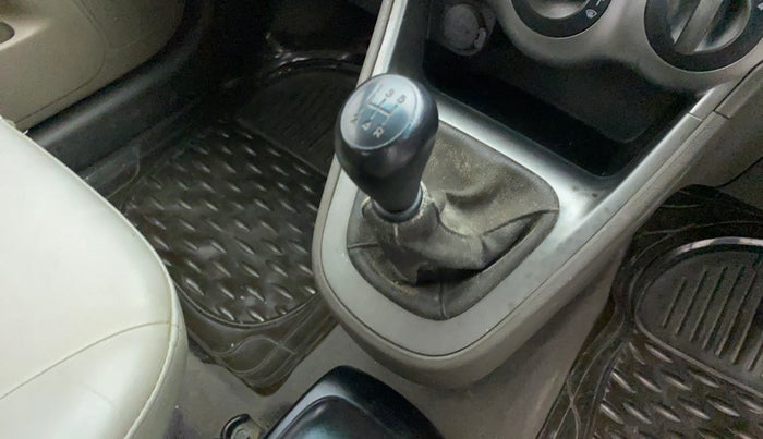 2010 Hyundai i10 MAGNA 1.2, Petrol, Manual, 56,373 km, Gear lever - Boot cover slightly torn