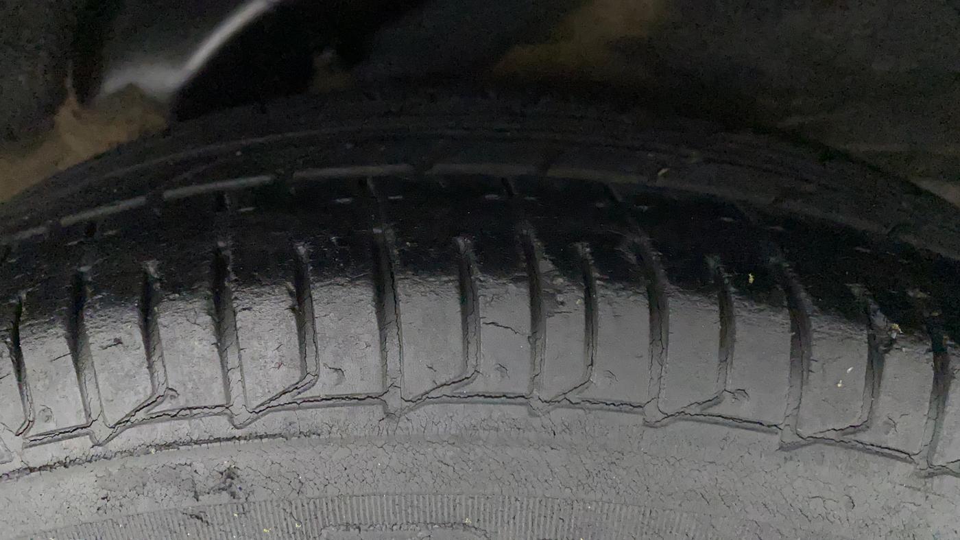 2010 Hyundai i10 MAGNA 1.2, Petrol, Manual, 56,373 km, Left Rear Tyre Tread