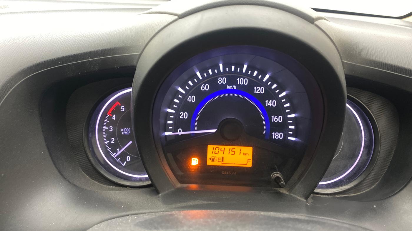 2015 Honda Amaze 1.5L I-DTEC VX, Diesel, Manual, 1,04,138 km, Odometer Image