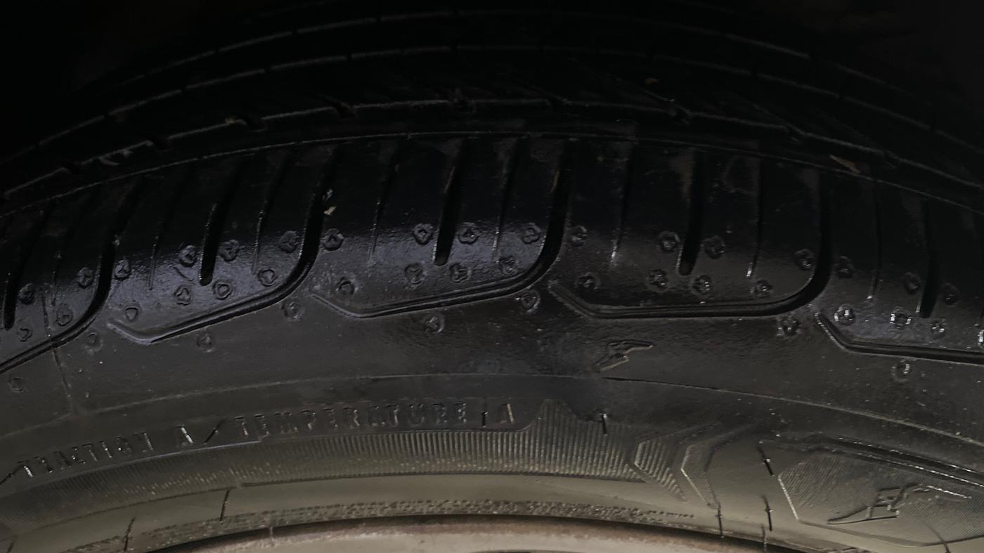 2016 Maruti Baleno ALPHA PETROL 1.2, Petrol, Manual, 43,896 km, Right Front Tyre Tread