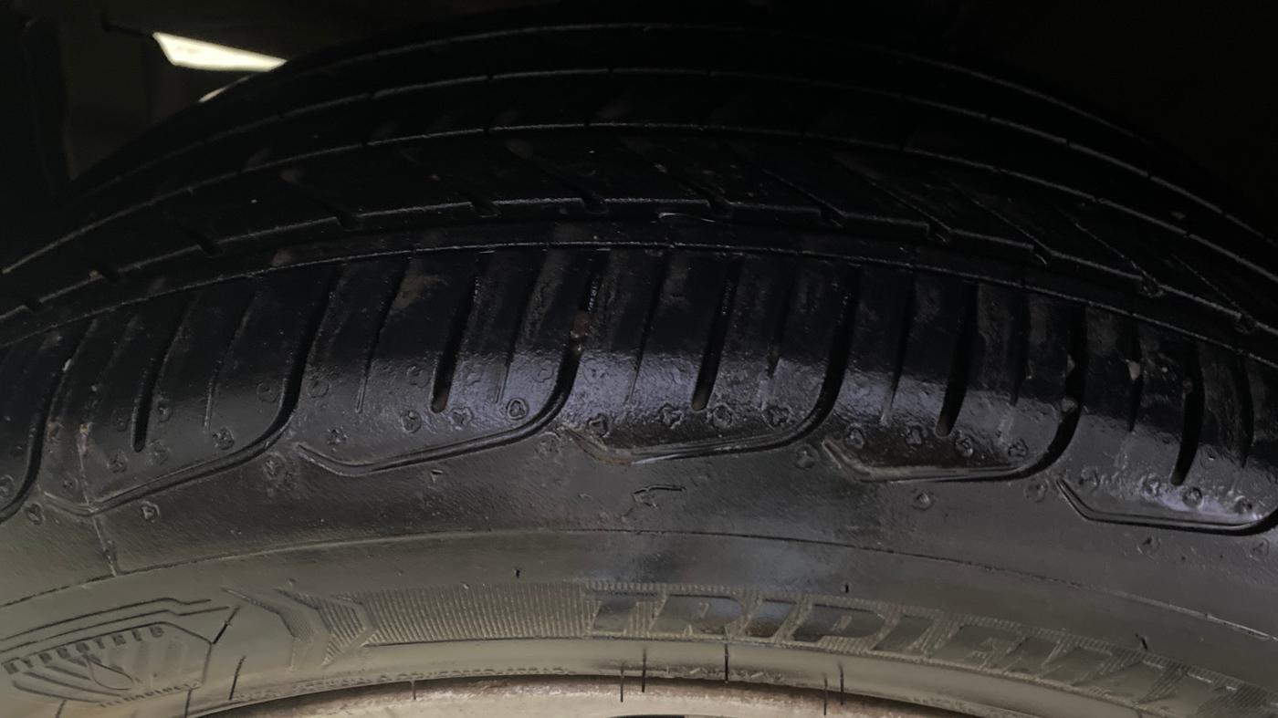 2016 Maruti Baleno ALPHA PETROL 1.2, Petrol, Manual, 43,896 km, Left Front Tyre Tread