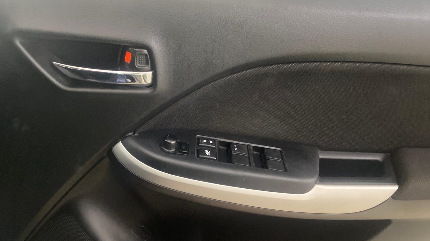 2016 Maruti Baleno ALPHA PETROL 1.2, Petrol, Manual, 43,896 km, Driver Side Door Panels Control