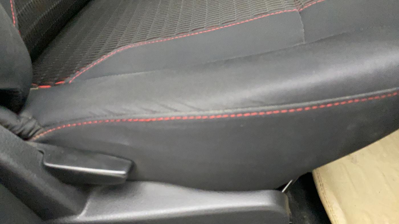 2017 Renault Duster RXS CVT, Petrol, Automatic, 35,359 km, Driver Side Adjustment Panel