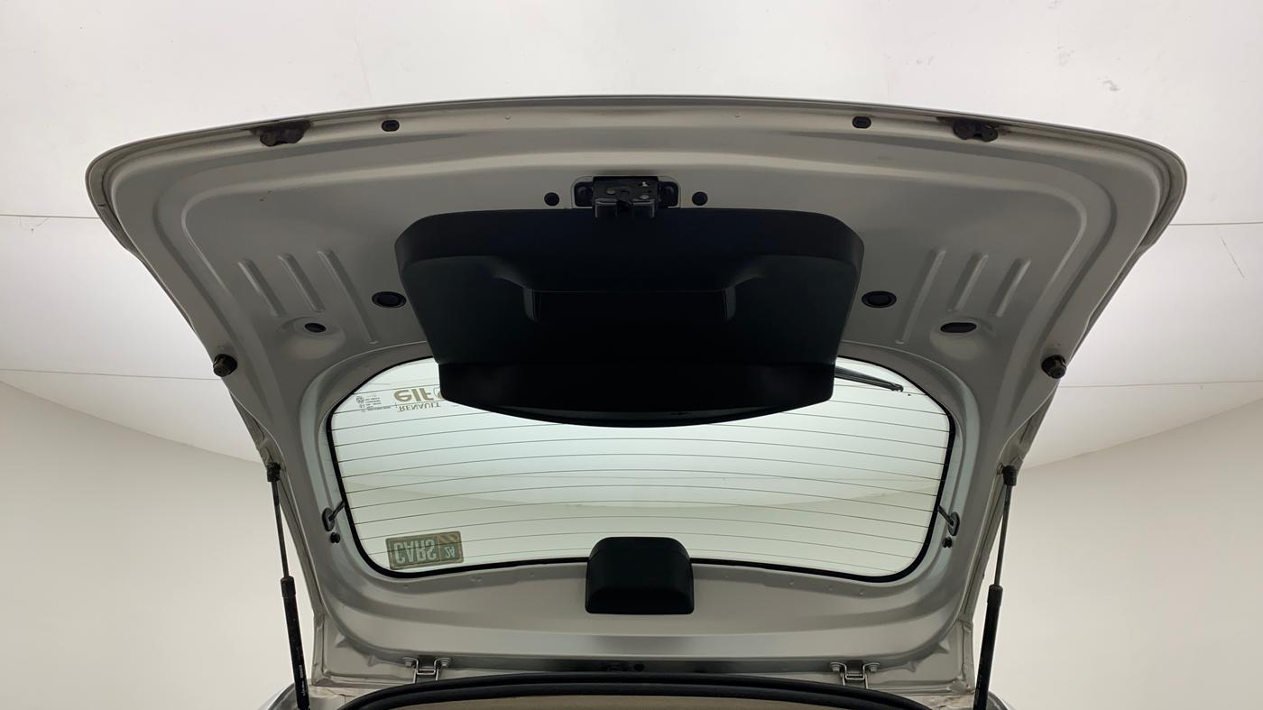 2017 Renault Duster RXS CVT, Petrol, Automatic, 35,359 km, Boot Door Open