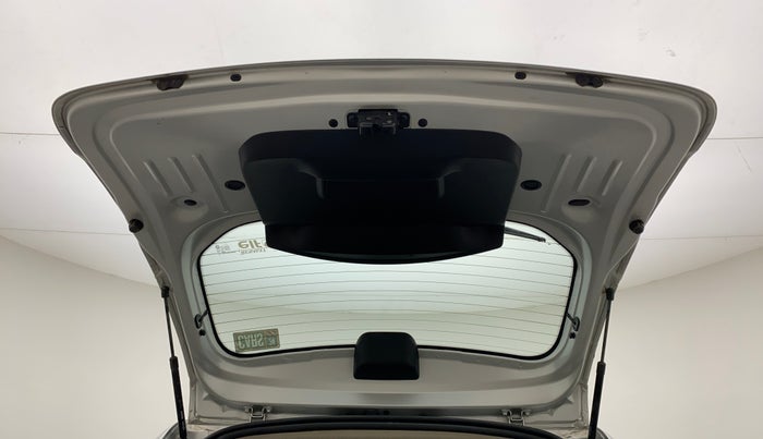 2017 Renault Duster RXS CVT, Petrol, Automatic, 35,359 km, Boot Door Open