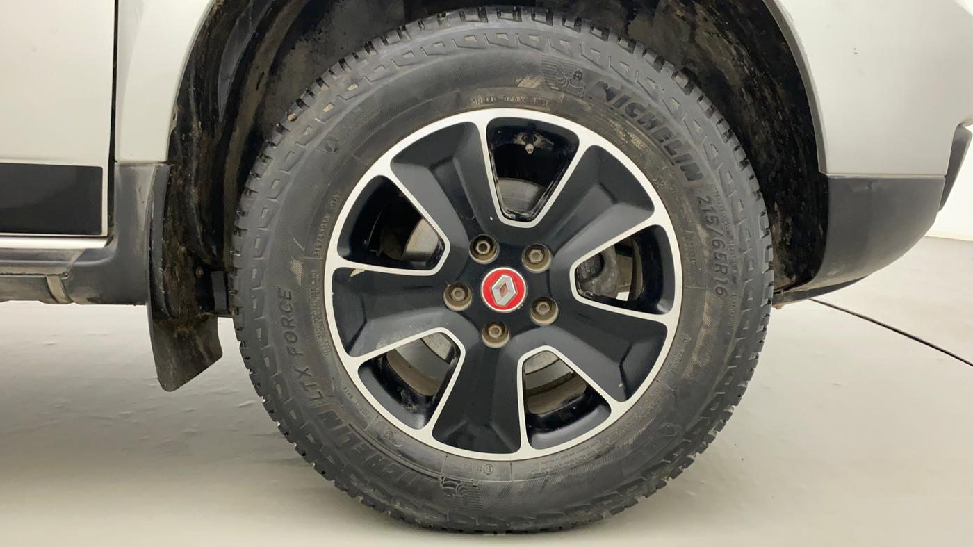 2017 Renault Duster RXS CVT, Petrol, Automatic, 35,359 km, Right Front Wheel