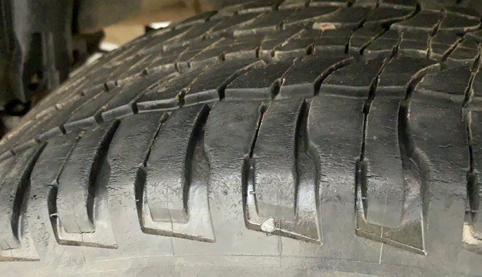 2017 Renault Duster RXS CVT, Petrol, Automatic, 35,359 km, Left Rear Tyre Tread