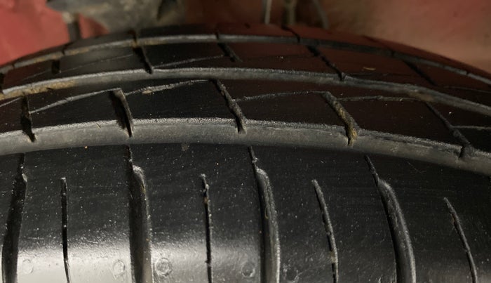 2021 Maruti Alto VXI PLUS, Petrol, Manual, 1,077 km, Right Front Tyre Tread