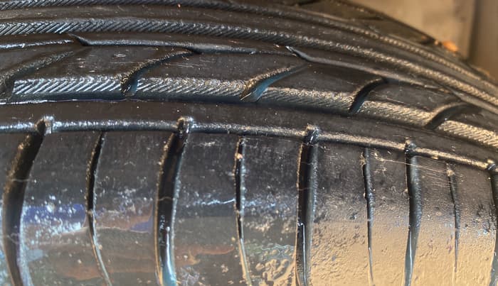 2024 Maruti Swift VXi AMT, Petrol, Automatic, 48,036 km, Right Front Tyre Tread