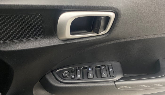 2019 Hyundai VENUE SX 1.0 (O) TURBO, Petrol, Manual, 30,983 km, Driver Side Door Panels Control