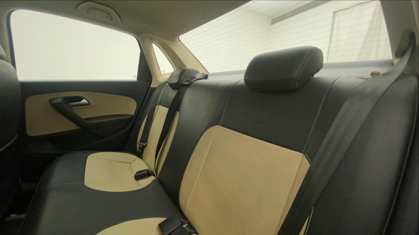 2016 Volkswagen Ameo HIGHLINE1.2L, CNG, Manual, 35,143 km, Right Side Rear Door Cabin