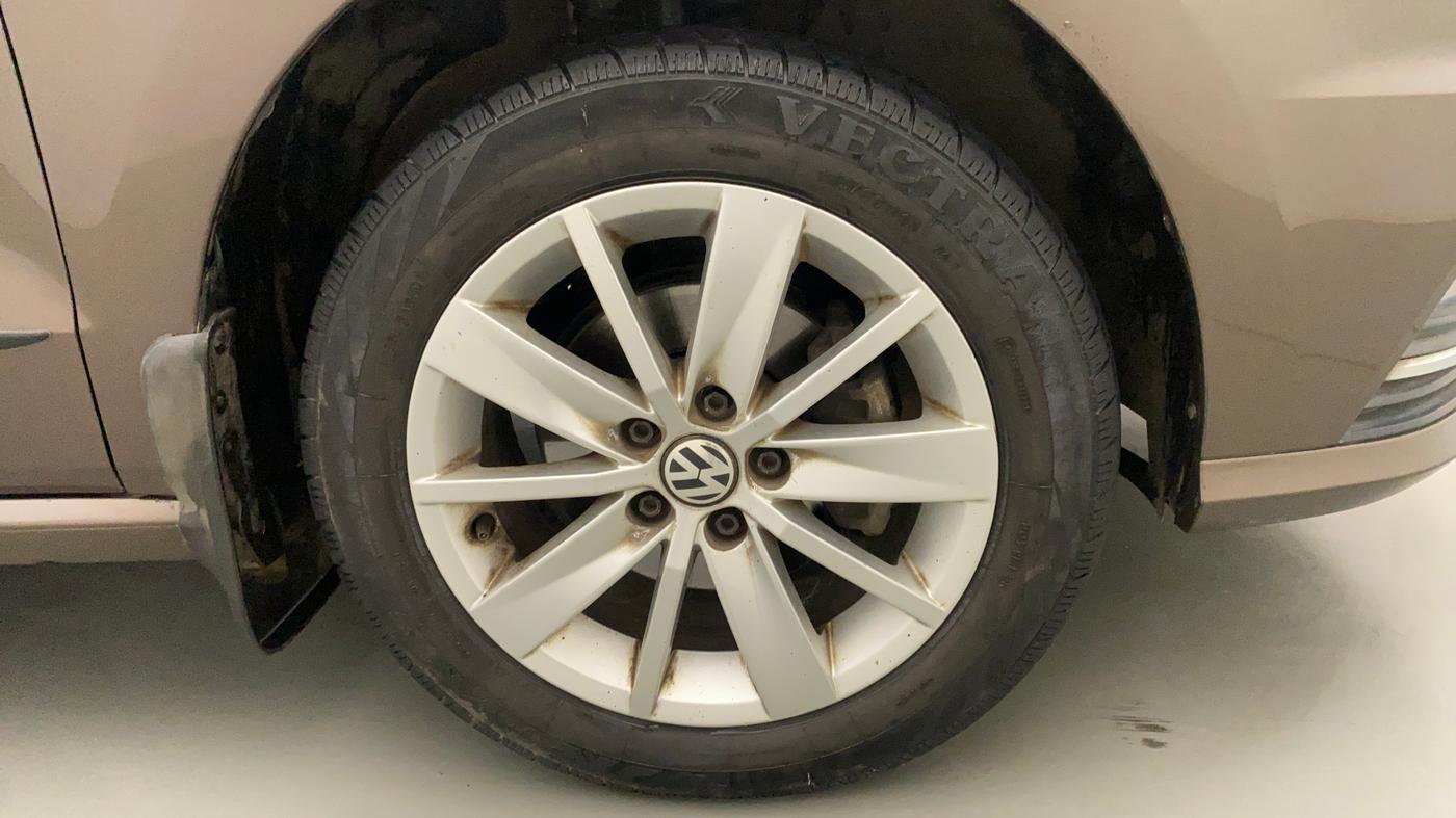 2016 Volkswagen Ameo HIGHLINE1.2L, CNG, Manual, 35,143 km, Right Front Wheel