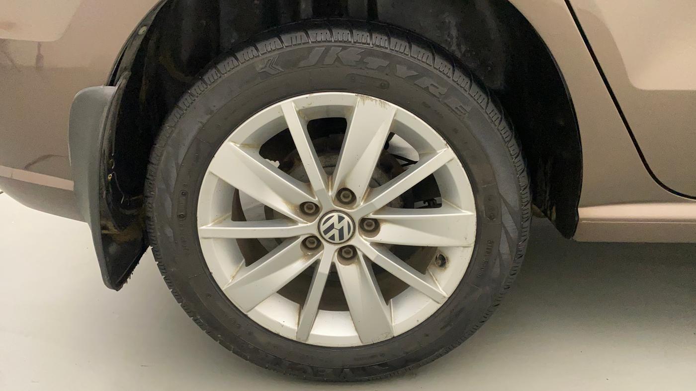 2016 Volkswagen Ameo HIGHLINE1.2L, CNG, Manual, 35,143 km, Right Rear Wheel