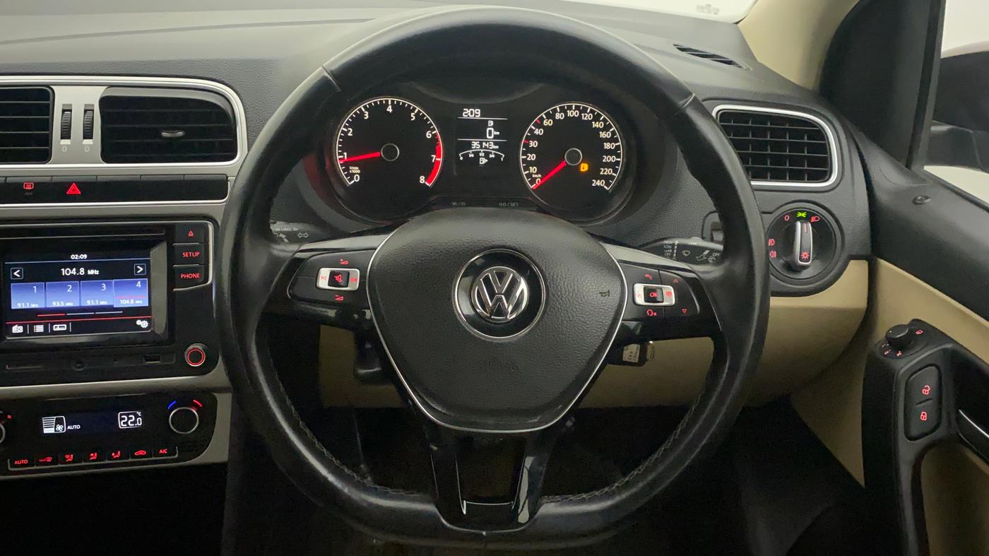 2016 Volkswagen Ameo HIGHLINE1.2L, CNG, Manual, 35,143 km, Steering Wheel Close Up