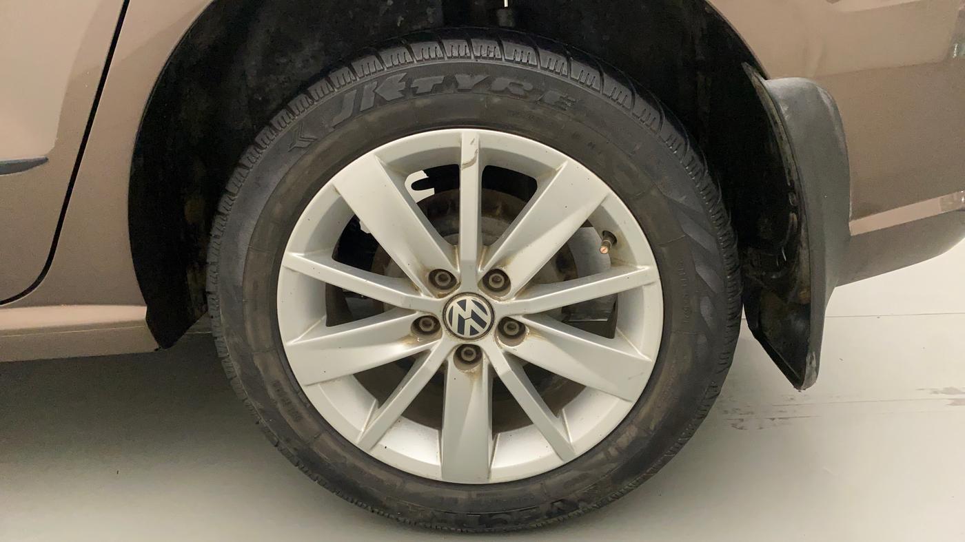 2016 Volkswagen Ameo HIGHLINE1.2L, CNG, Manual, 35,143 km, Left Rear Wheel