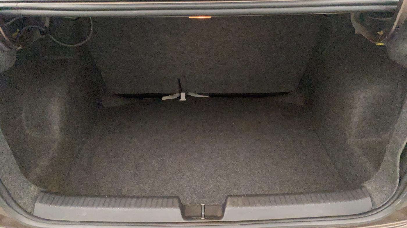 2016 Volkswagen Ameo HIGHLINE1.2L, CNG, Manual, 35,143 km, Boot Inside