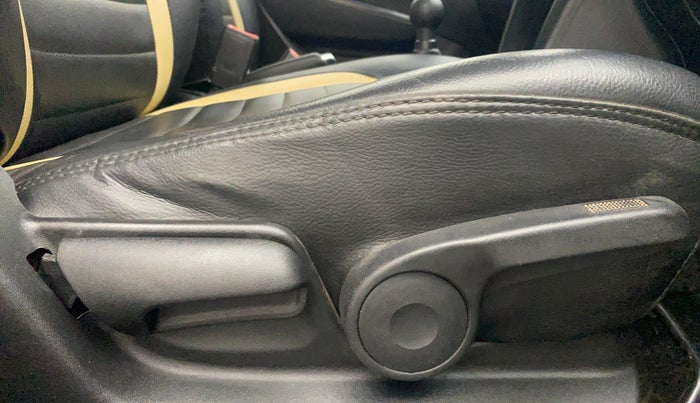 2017 Maruti Swift ZXI, Petrol, Manual, 70,066 km, Driver Side Adjustment Panel