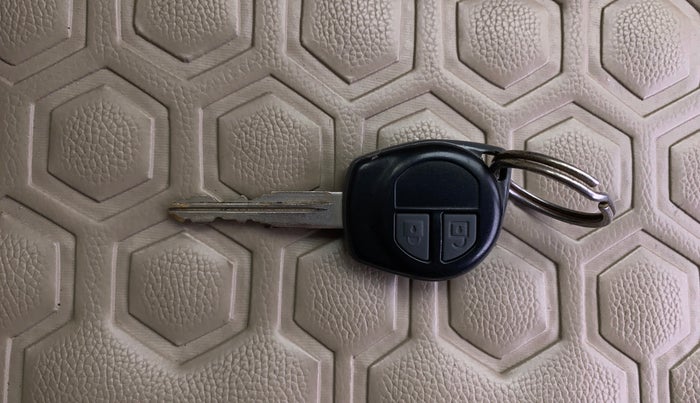 2015 Maruti Swift Dzire VXI, Petrol, Manual, 36,170 km, Key Close Up