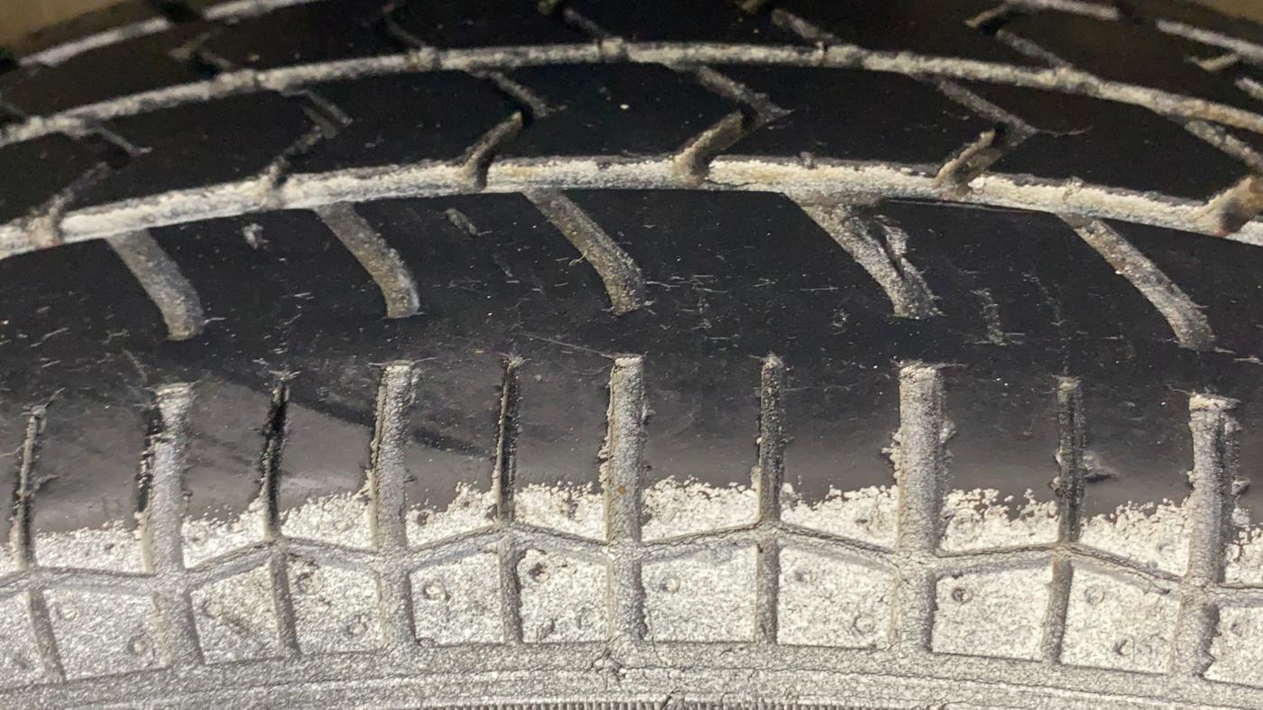 2015 Maruti Swift Dzire VXI, Petrol, Manual, 36,170 km, Right Front Tyre Tread