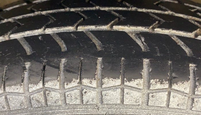 2015 Maruti Swift Dzire VXI, Petrol, Manual, 36,170 km, Right Front Tyre Tread