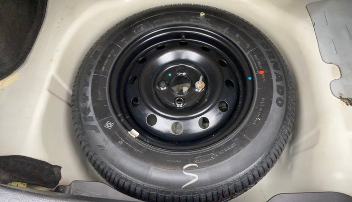 2015 Maruti Swift Dzire VXI, Petrol, Manual, 36,170 km, Spare Tyre